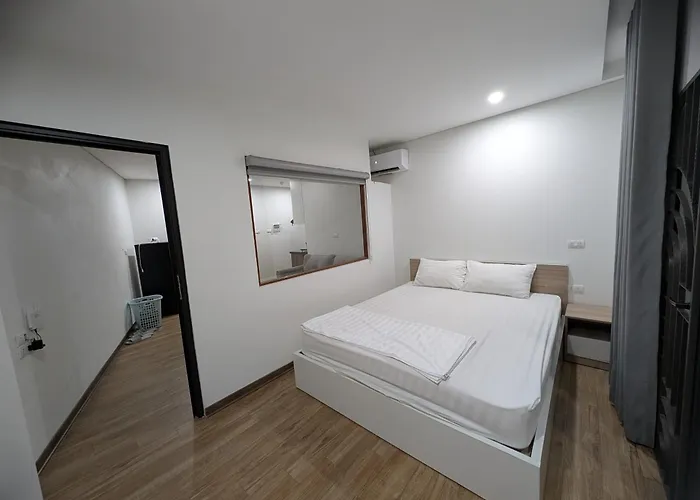 Era Apartment Lac Long Quan